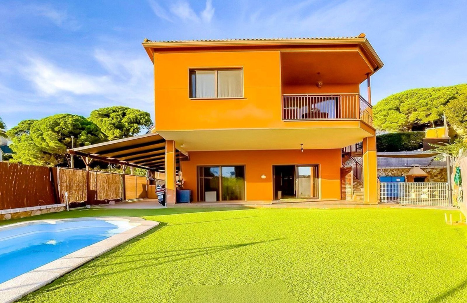 Coastal Luxury in Los Pinares