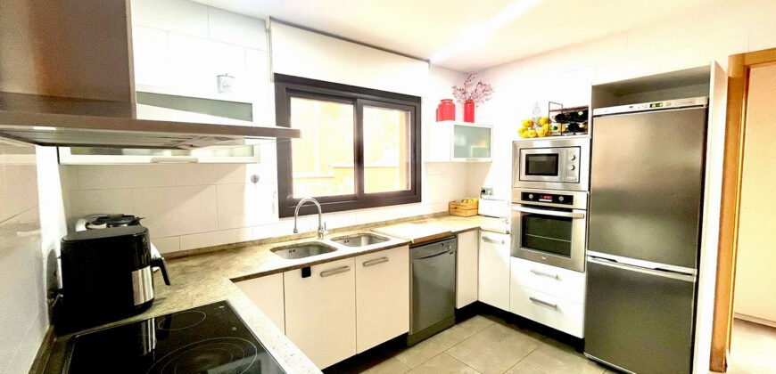 Coastal Luxury in Los Pinares